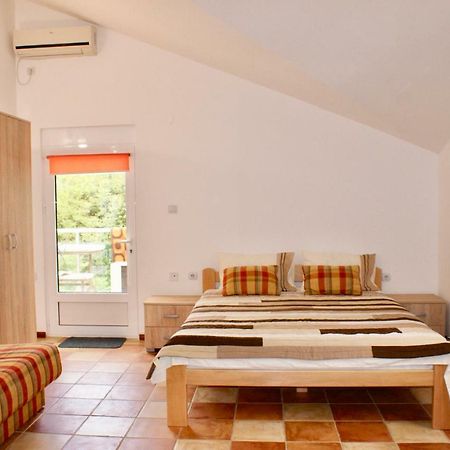 Studio Apartments Morinj 外观 照片