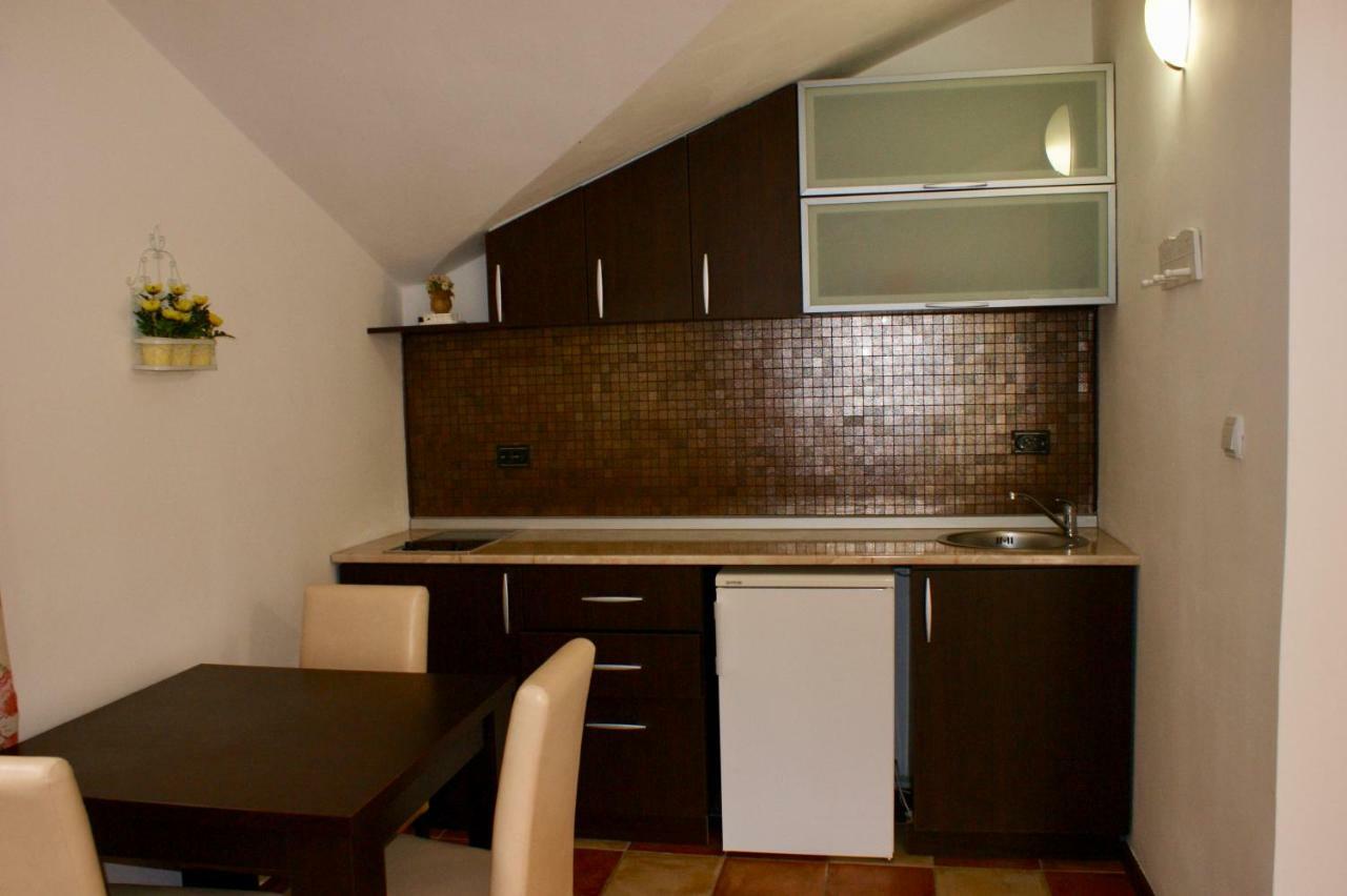 Studio Apartments Morinj 外观 照片