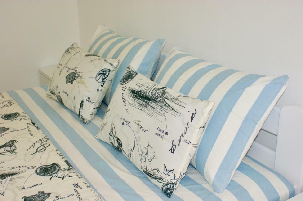 Studio Apartments Morinj 外观 照片