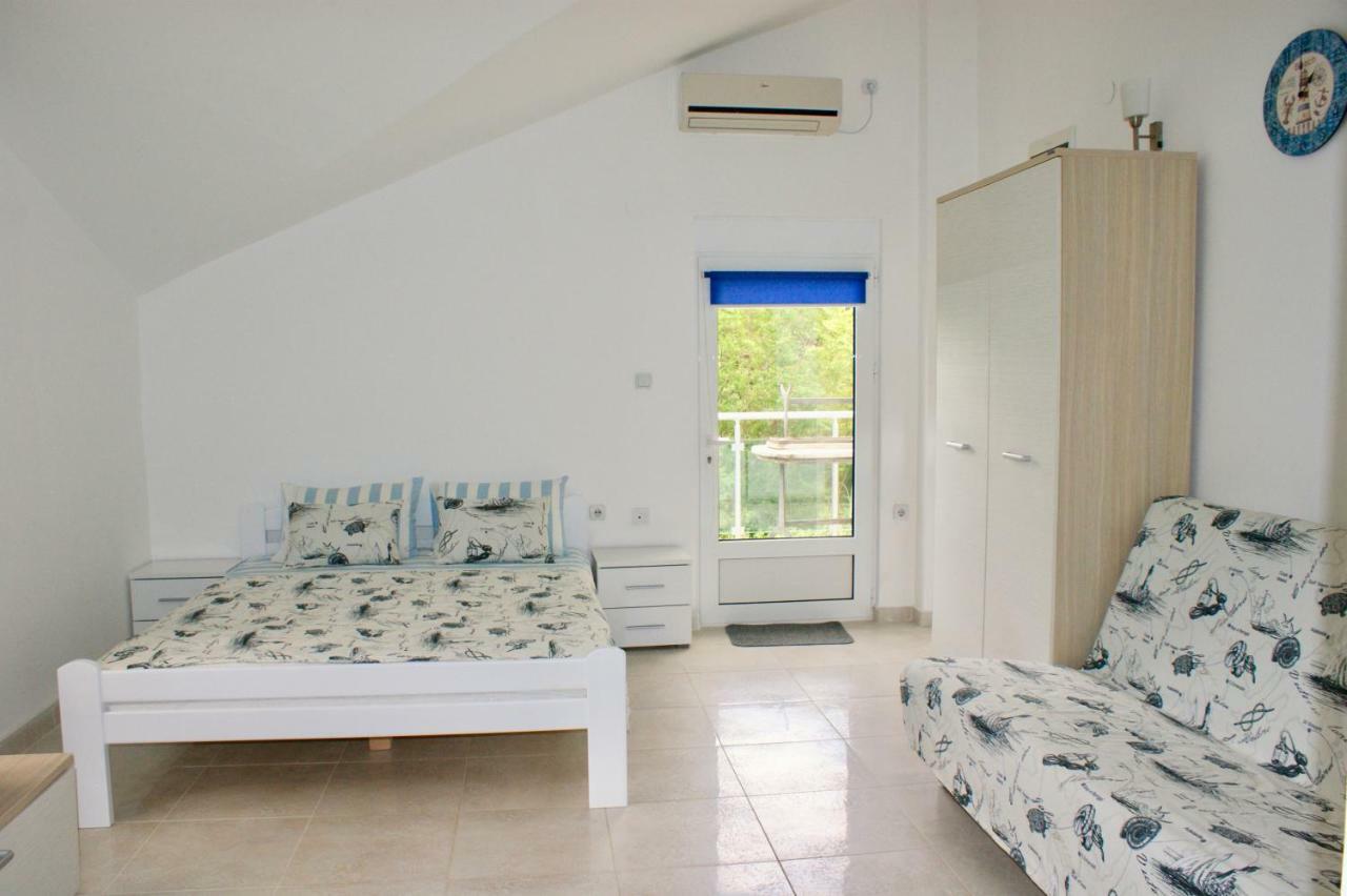 Studio Apartments Morinj 外观 照片