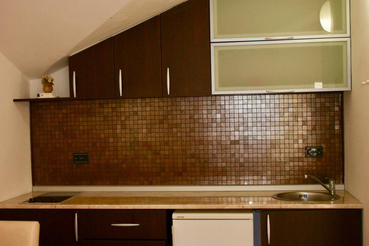 Studio Apartments Morinj 外观 照片