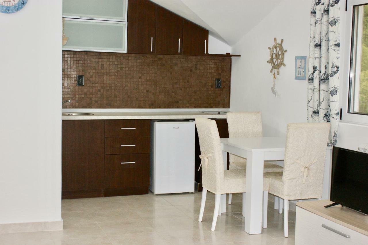 Studio Apartments Morinj 外观 照片
